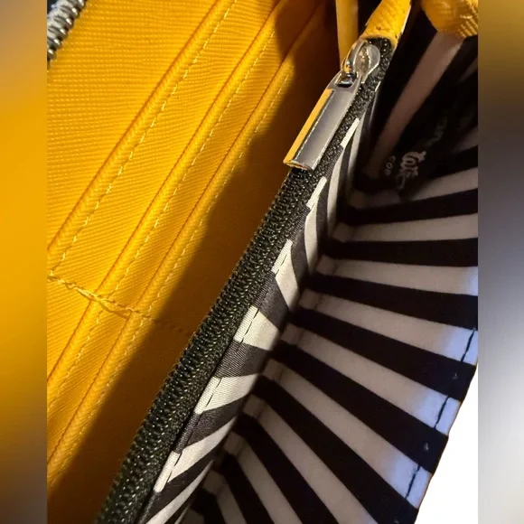 Marc Tetro NWT Adorable Yellow with Black Dachshund 3/4 Zip Around Wallet (P106) - Picture 5 of 7